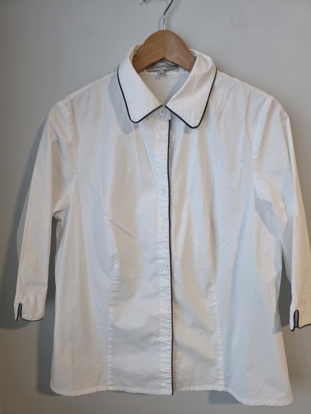 AE Sport & Co White Button Front Blouse Black Contrast Trim Size 14 - Picture 4 of 11